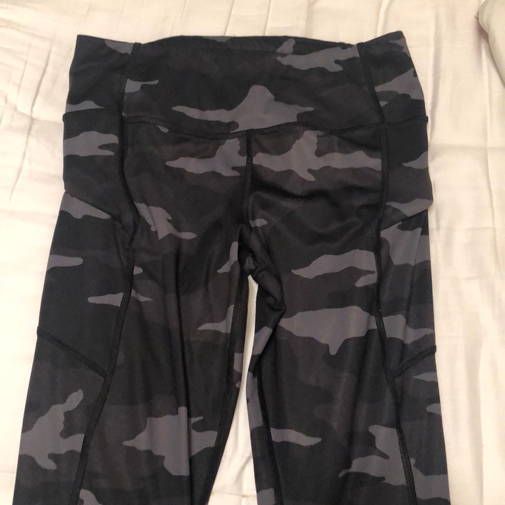 Brand new Athleta cropped leggings